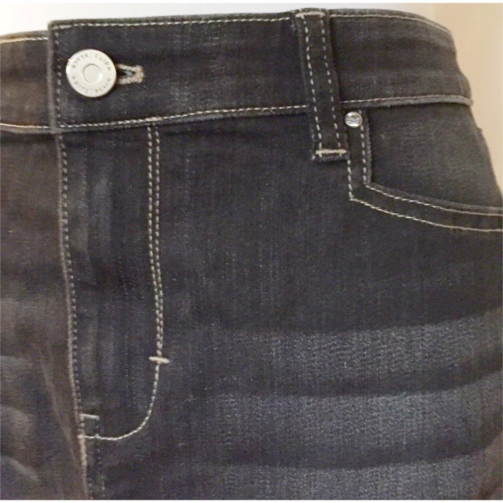 White House Black Market denim, mini skirt, sz 8 - Picture 3 of 3